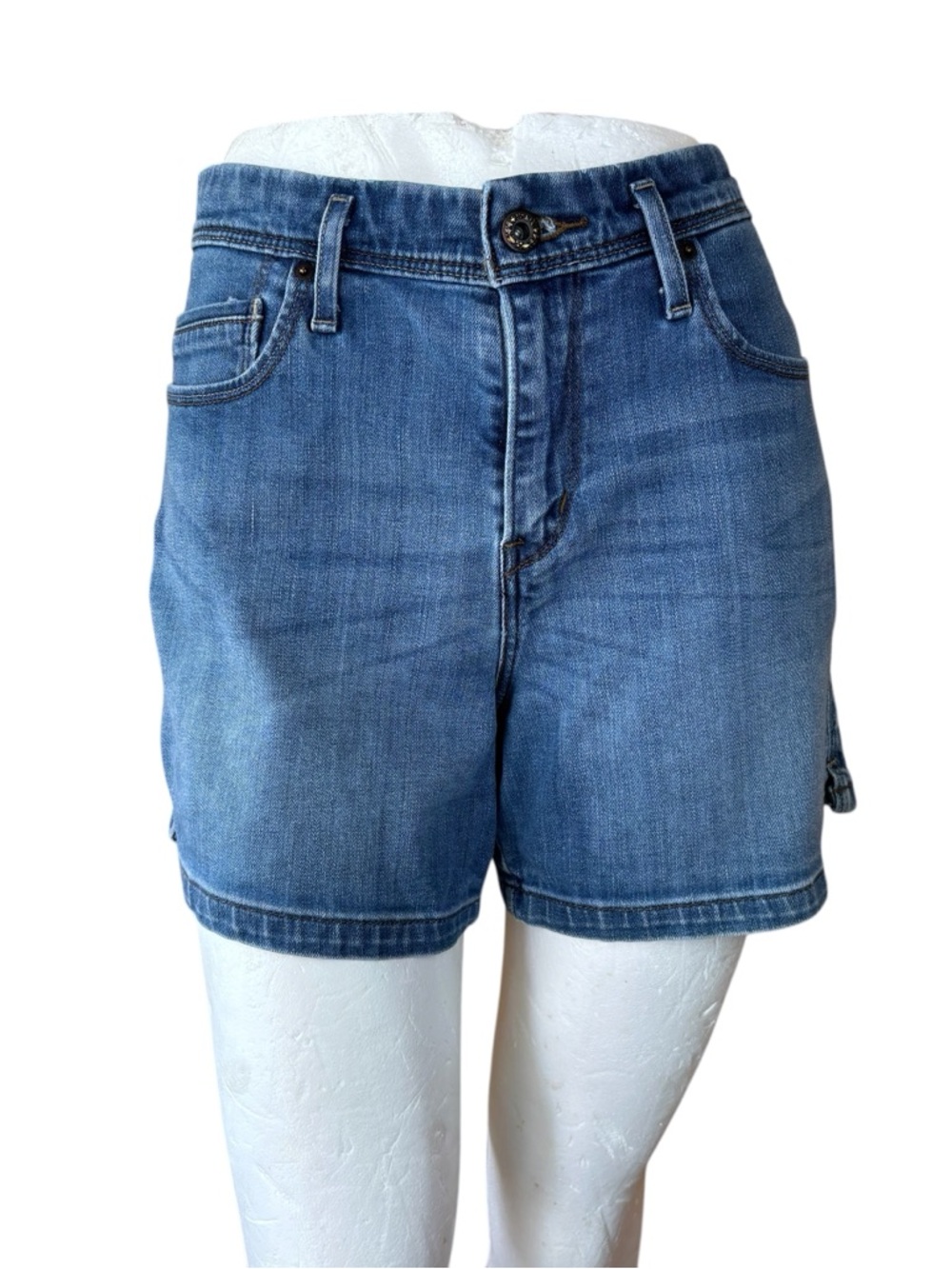 Levi's women’s jean shorts, size 8, summer, vacation, beach, outdoors, festival